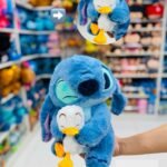 PELUCHE STITCH C/ PATO (30CM)